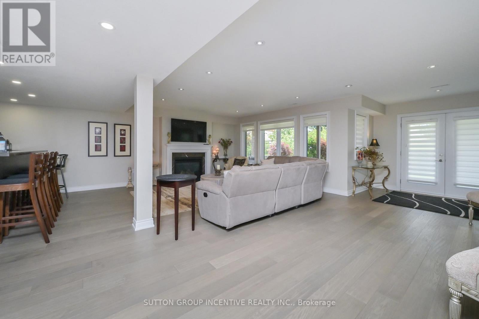 4 WESTMOUNT DRIVE - Image 33
