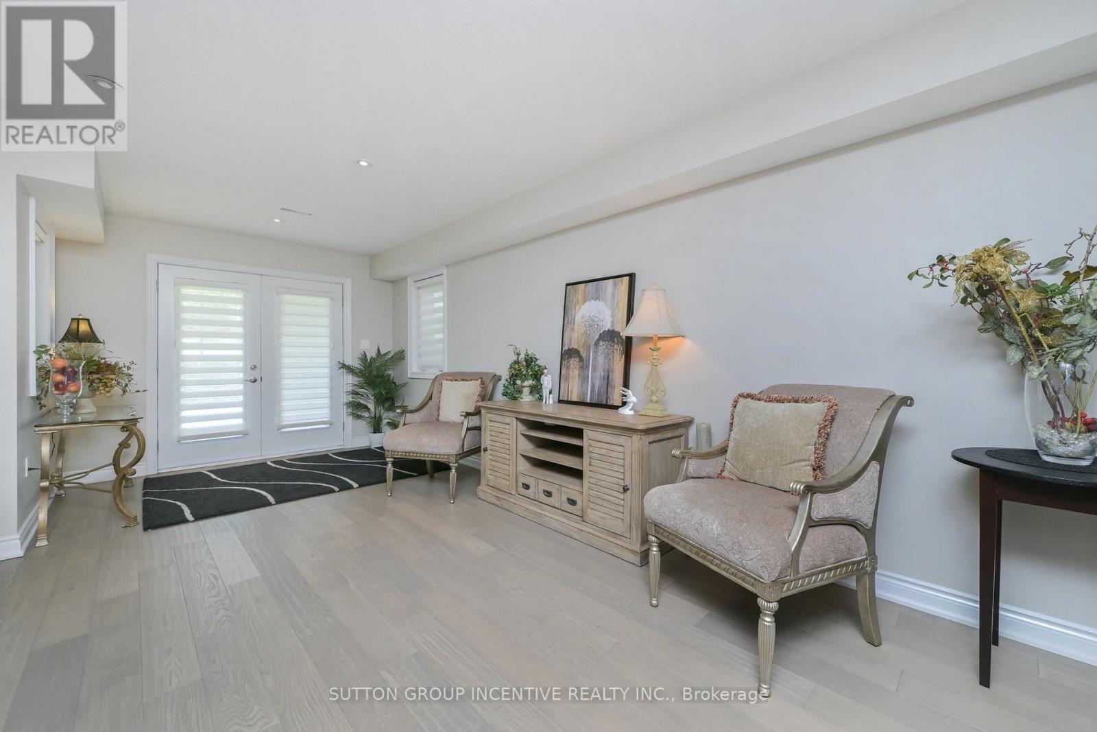 4 WESTMOUNT DRIVE - Image 35