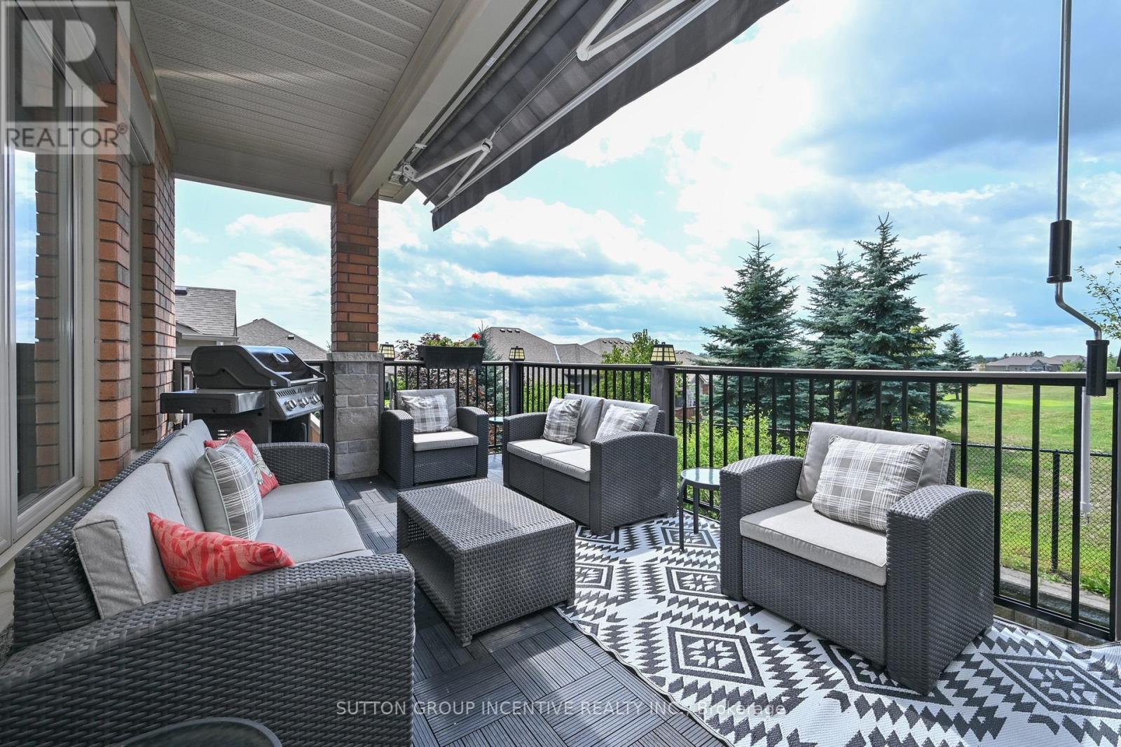 4 WESTMOUNT DRIVE - 39