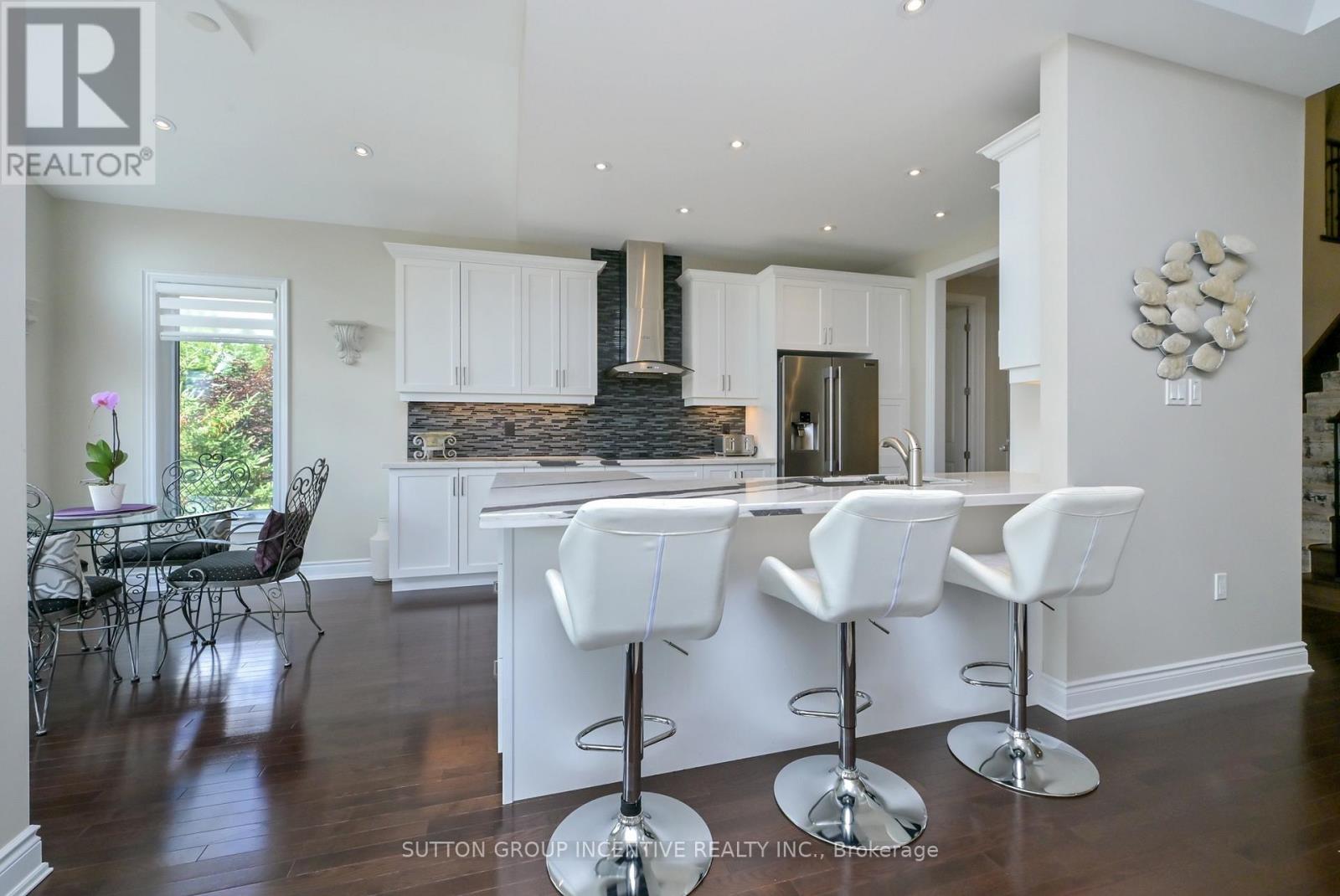 4 WESTMOUNT DRIVE - Image 9