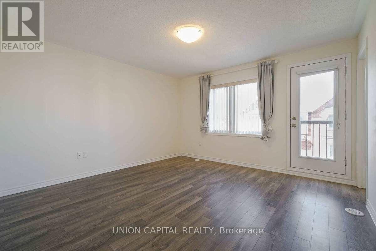 90 CORNELL CENTRE BOULEVARD - Image 30