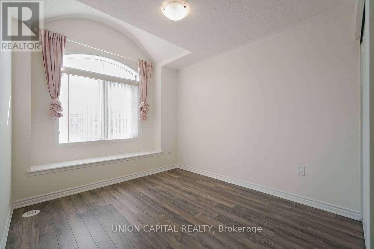 90 CORNELL CENTRE BOULEVARD - Image 35
