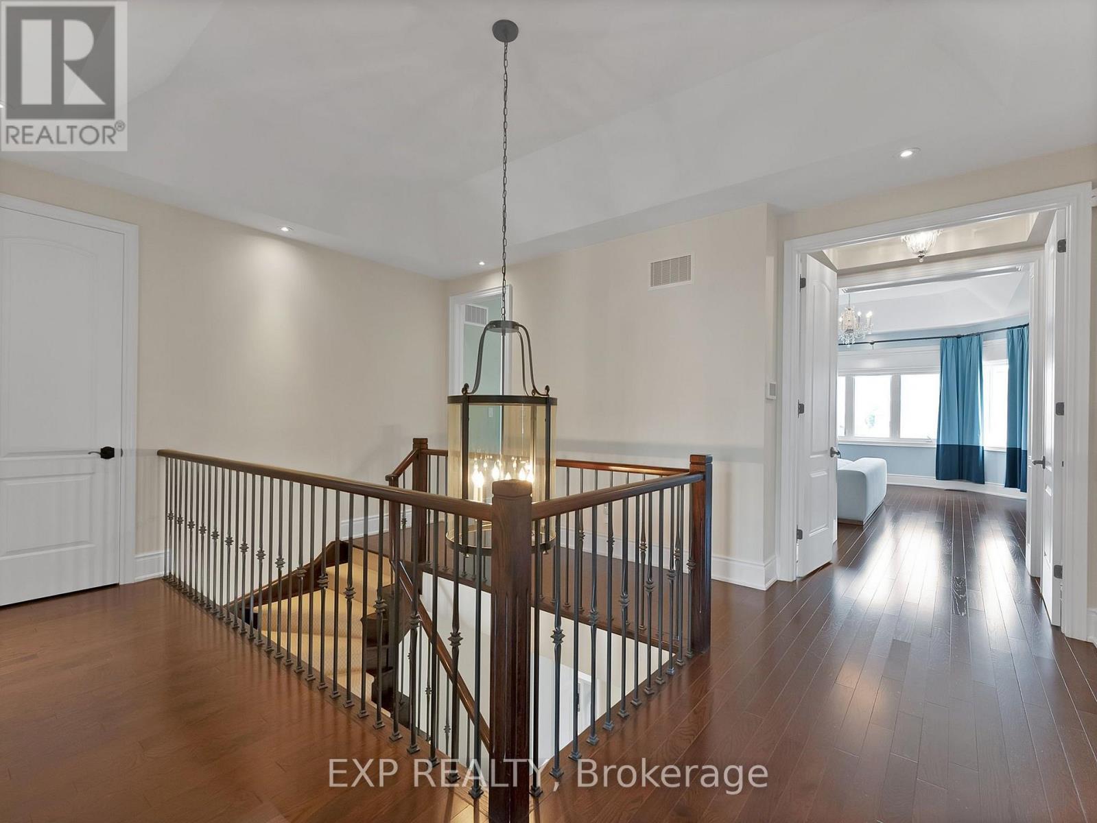85 ROYAL WEST ROAD - 18