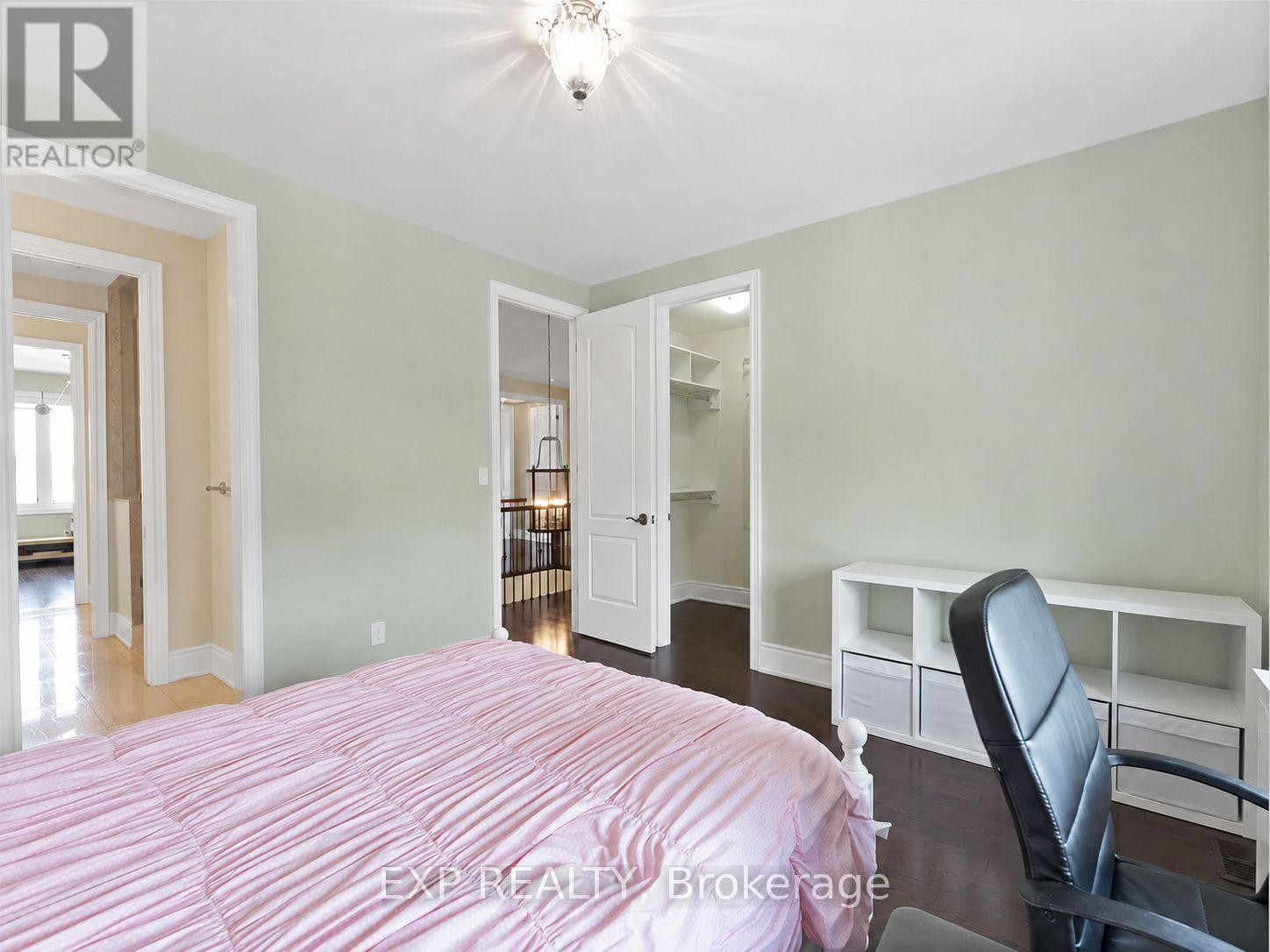 85 ROYAL WEST ROAD - 25