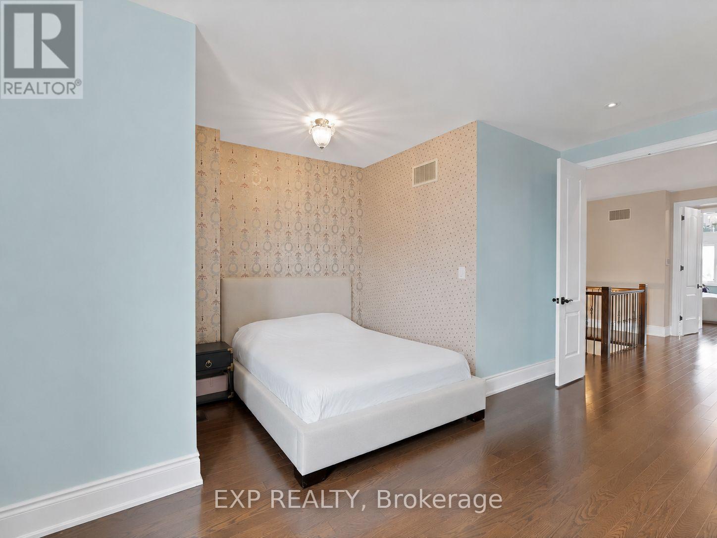 85 ROYAL WEST ROAD - 29