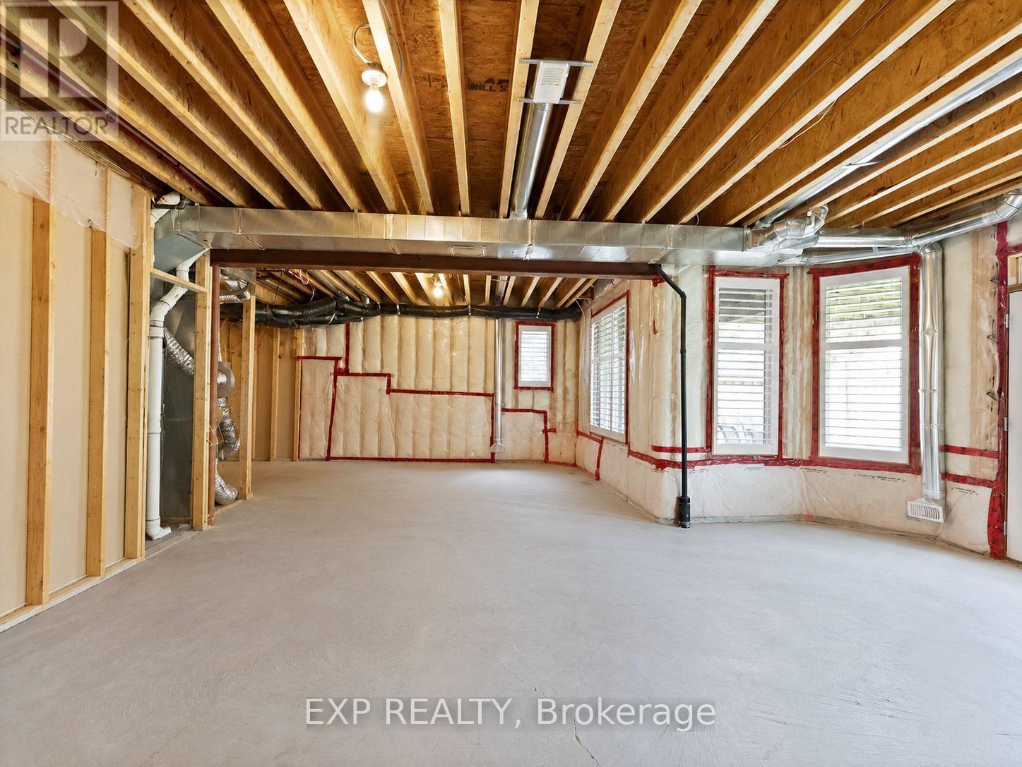 85 ROYAL WEST ROAD - 36