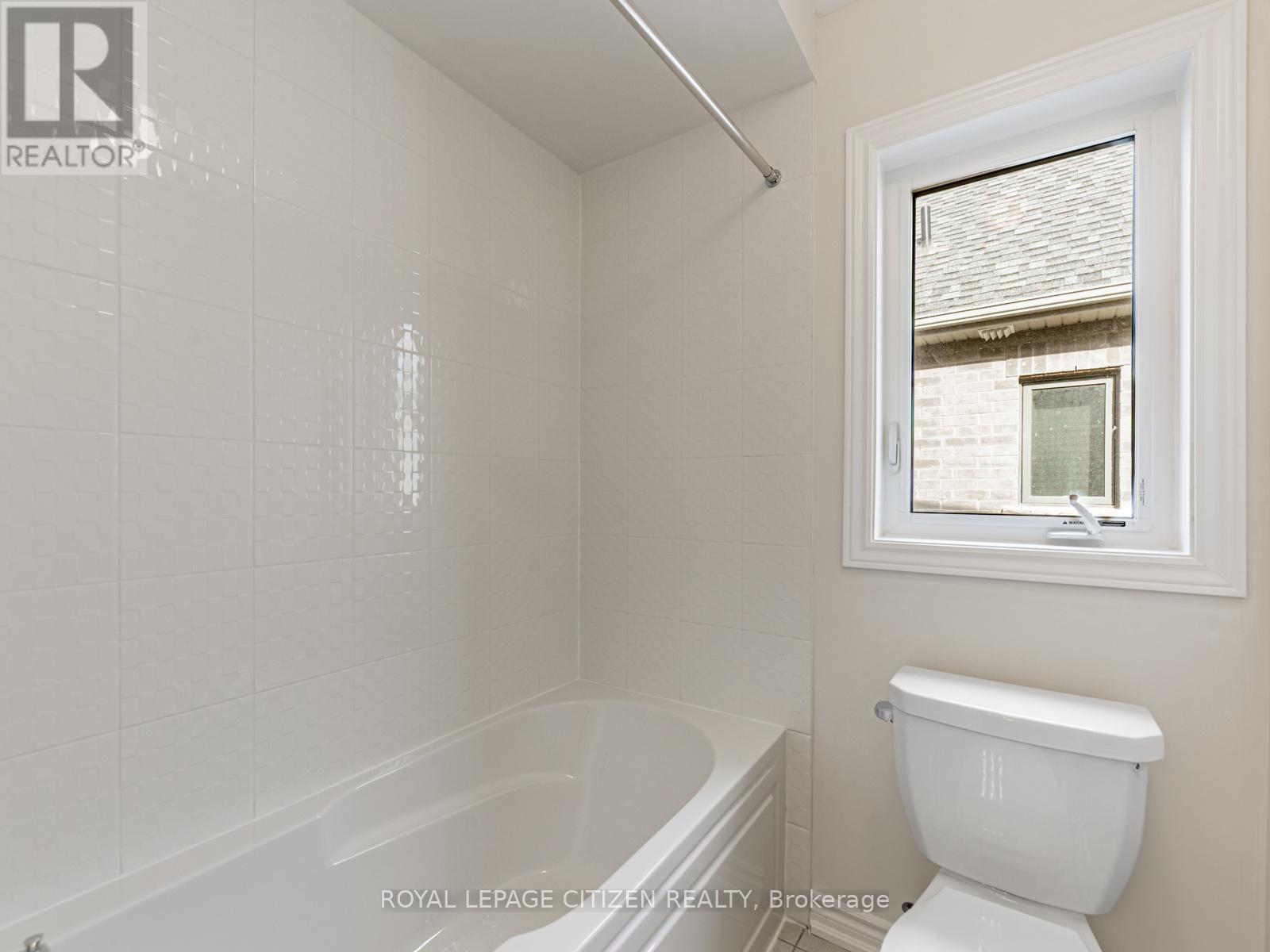 63 FENN CRESCENT - Image 23