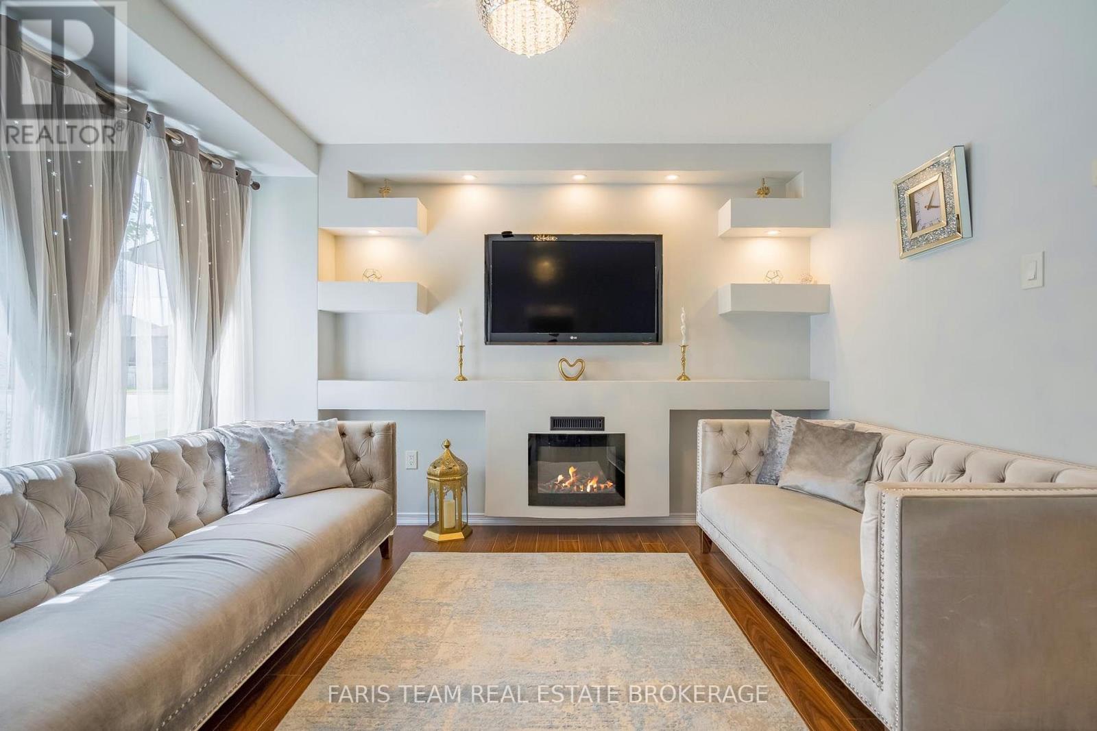 #48 75 PRINCE WILLIAM WAY - Image 13