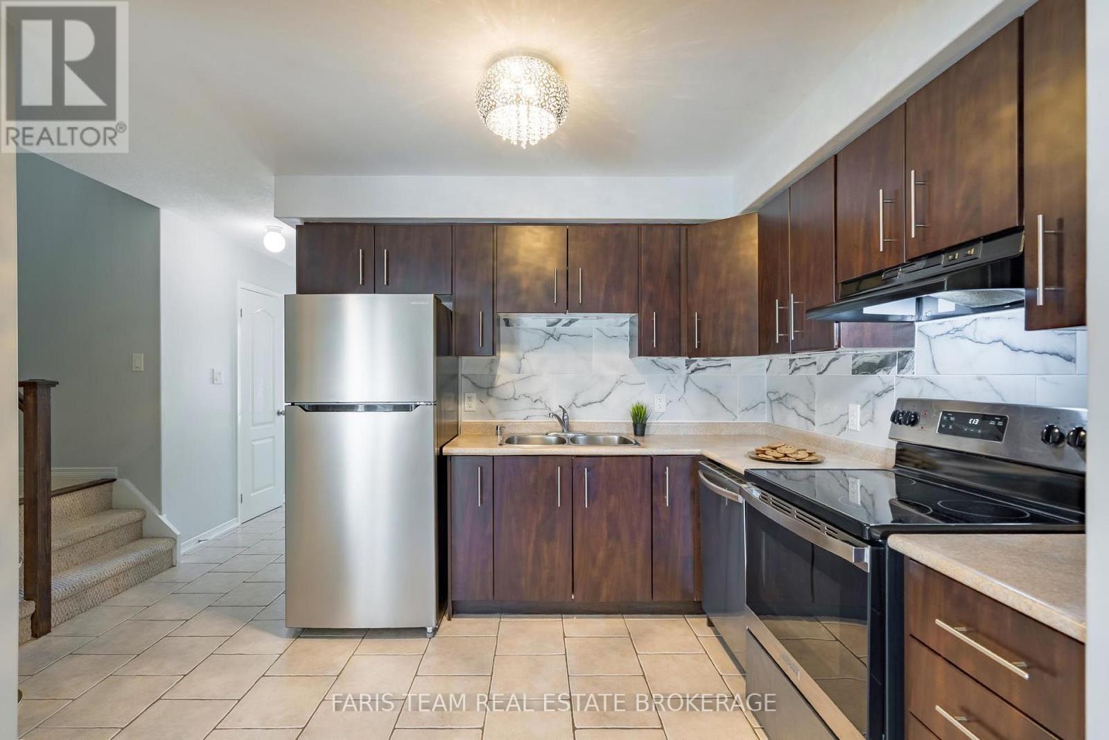 #48 75 PRINCE WILLIAM WAY - Image 7