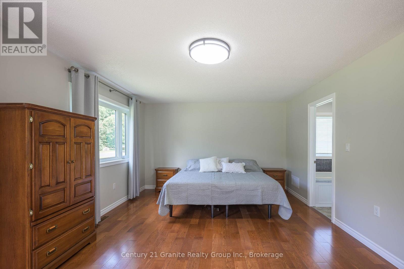 49 SANCAYNE STREET - Image 17