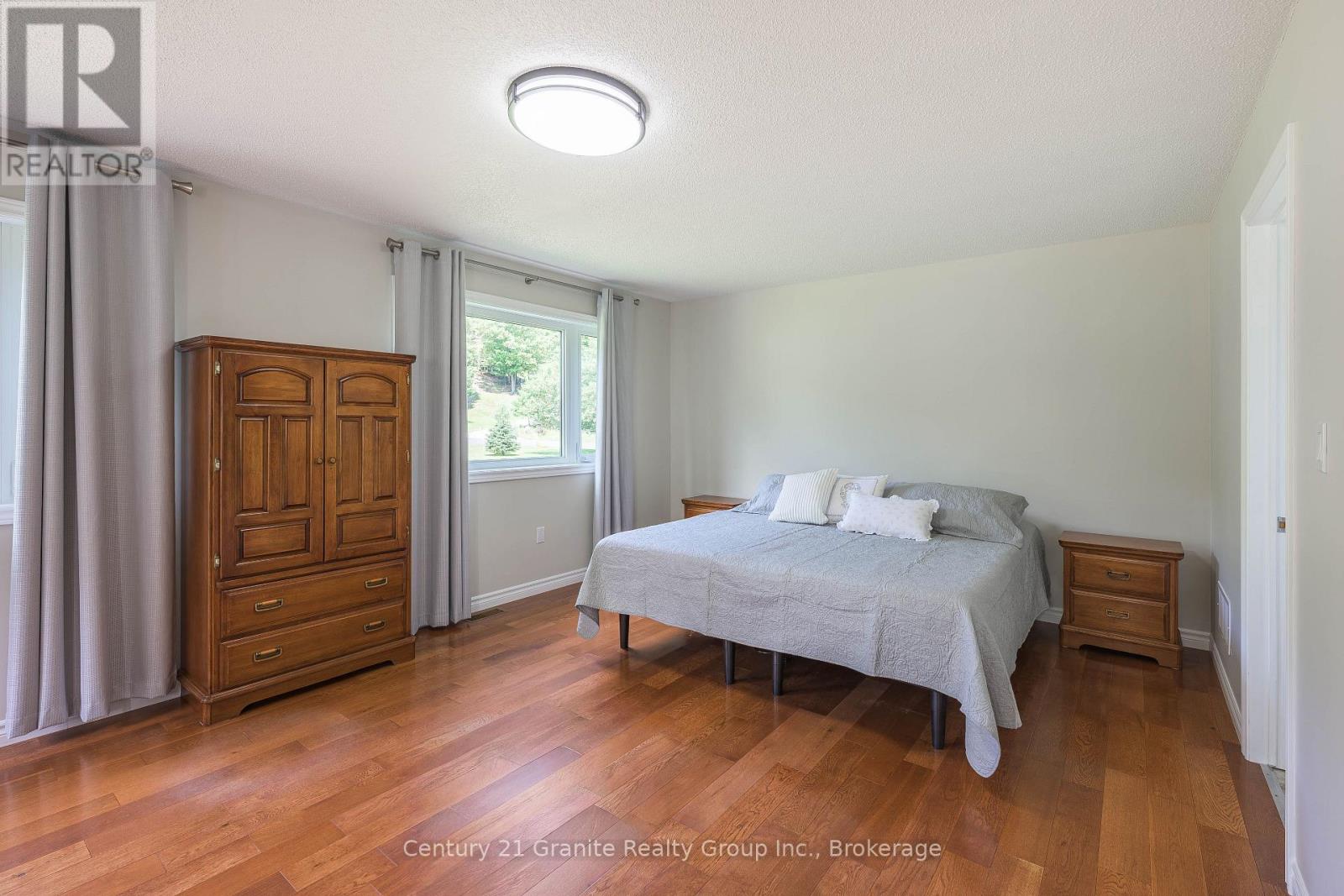 49 SANCAYNE STREET - Image 23