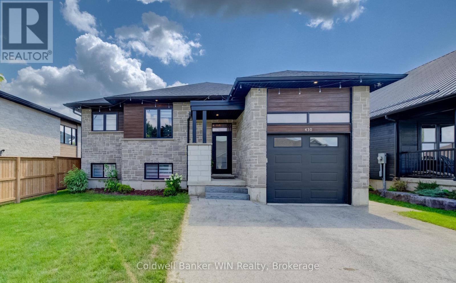 430 WELLINGTON STREET E - 1