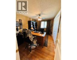 Living room/Fireplace - 8285 Malden Road, Lasalle, ON N9J2V5 Photo 12