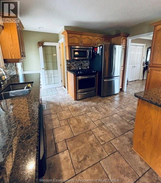 8285 MALDEN ROAD - Image 24