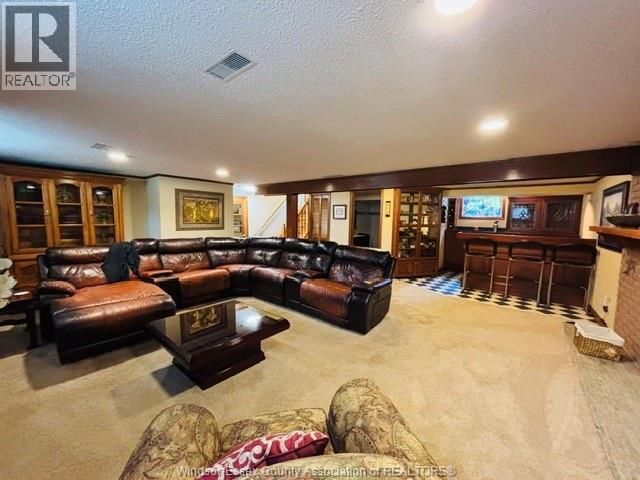 8285 MALDEN ROAD - 34