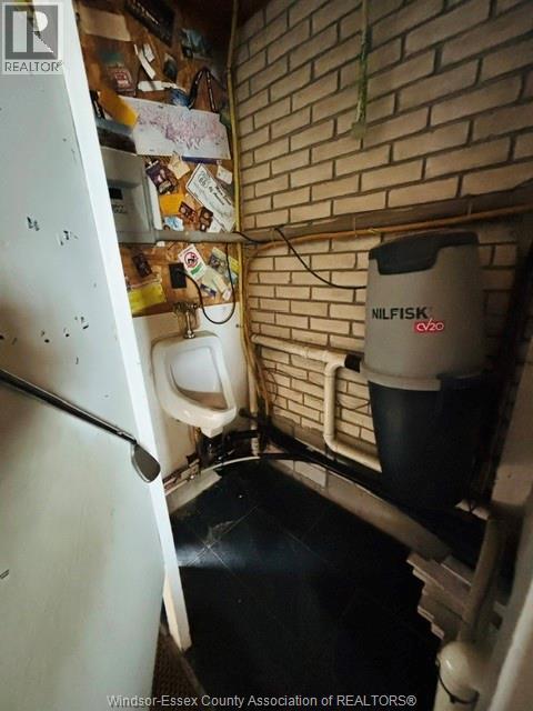 8285 MALDEN ROAD - Image 41