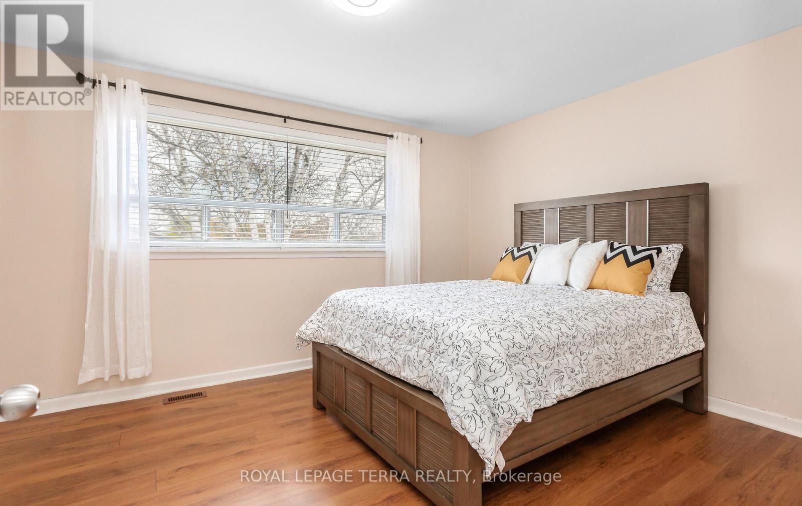 2475 BROOKHURST ROAD - 12
