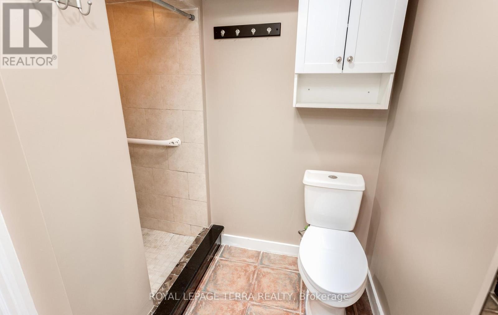 2475 BROOKHURST ROAD - 27