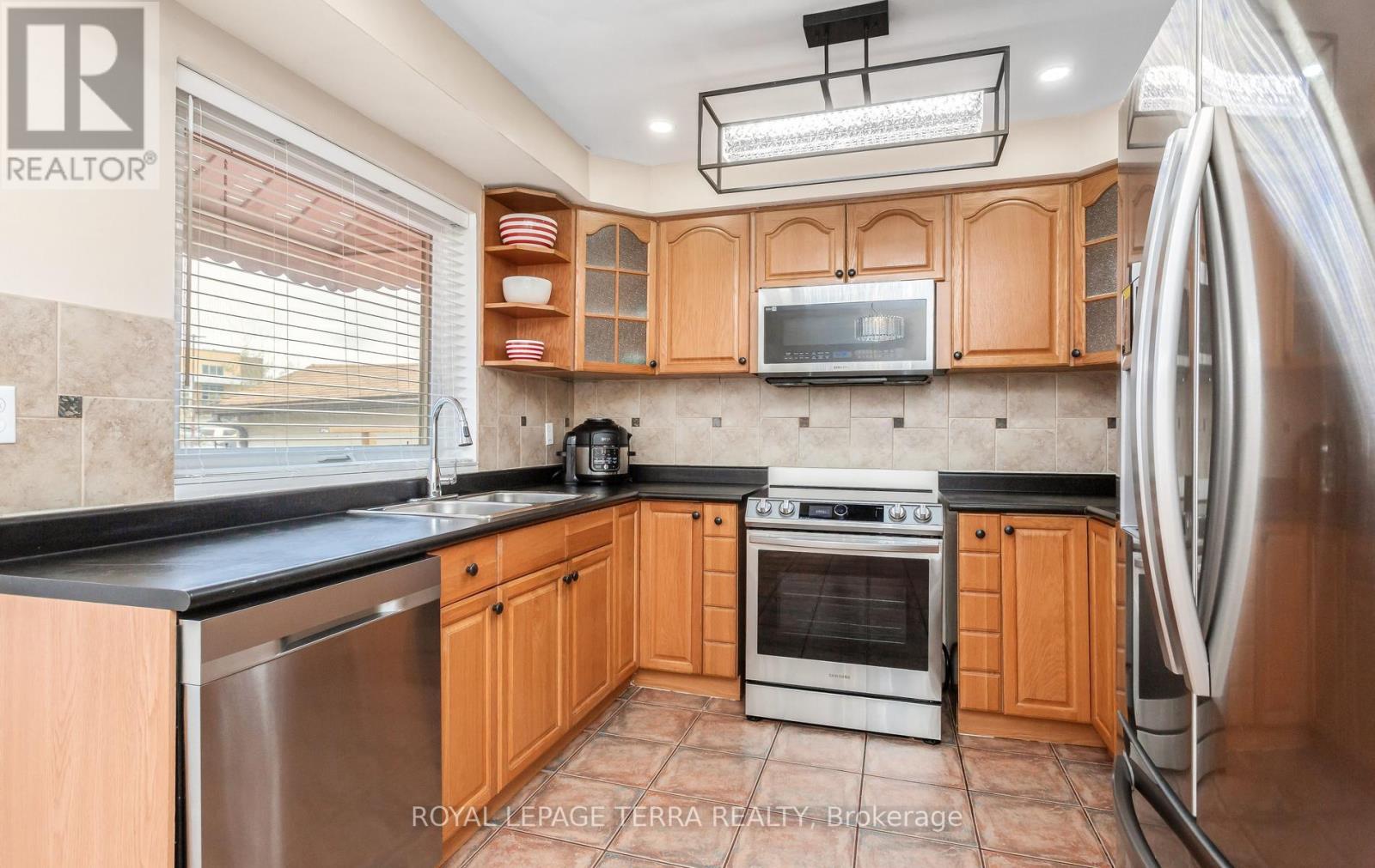 2475 BROOKHURST ROAD - Image 8