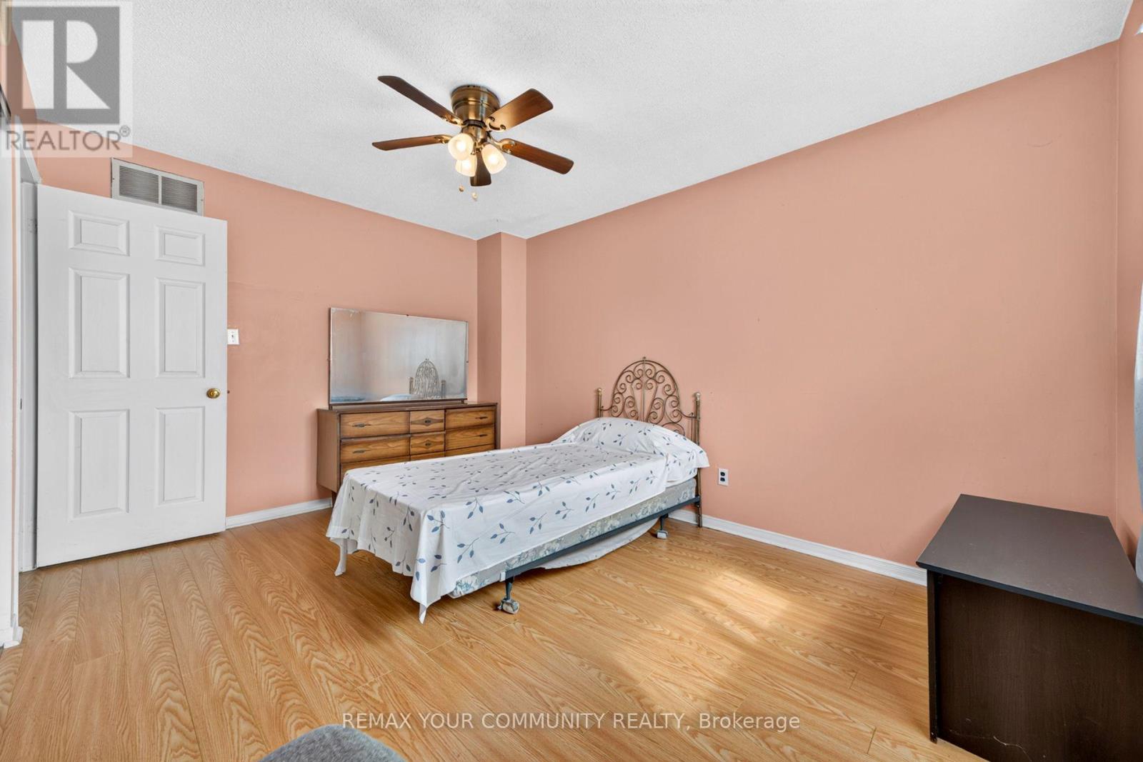 74 RICHVALE DRIVE - 20