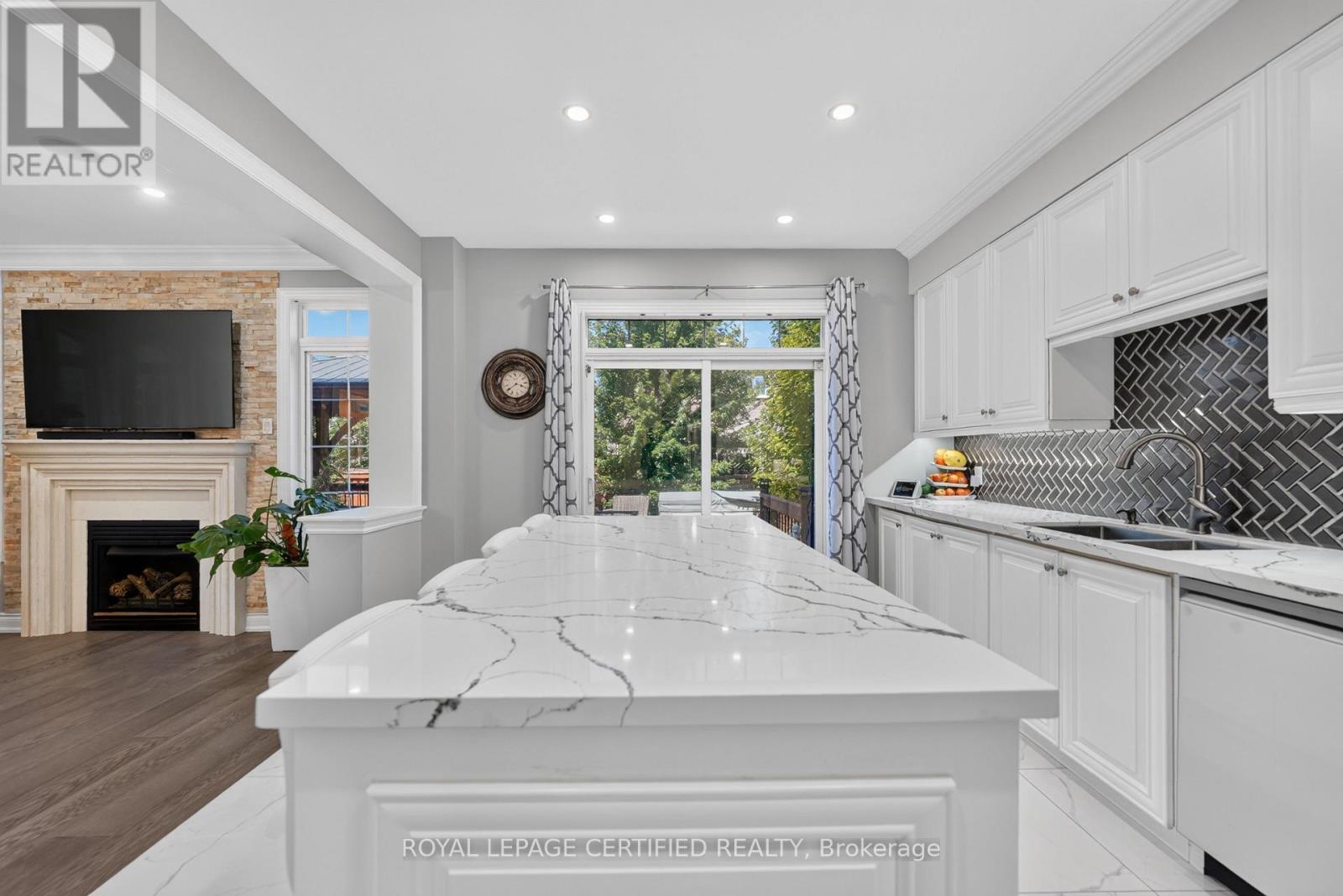2561 GRAND OAK TRAIL - 24