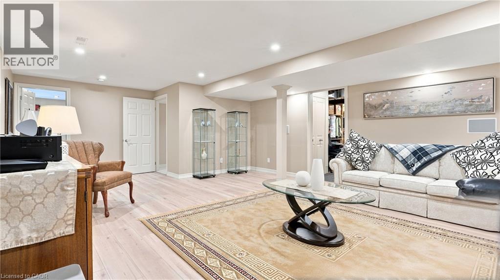 13 OAKDALE Boulevard - Image 29
