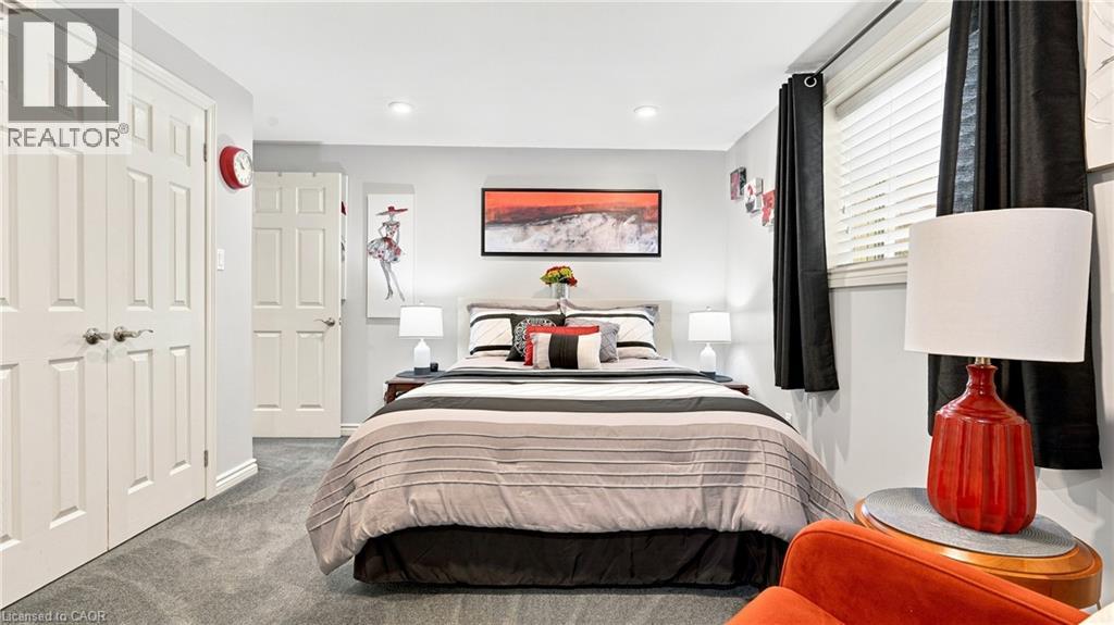 13 OAKDALE Boulevard - 31