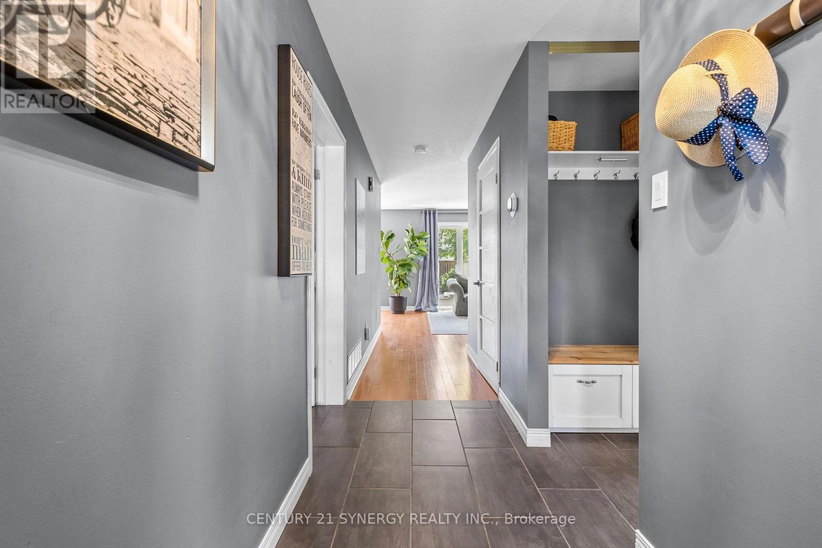 3 Bed, 3 Bath House for Sale in Ottawa – 596 DEANCOURT CRESCENT, Ottawa – MLS# X13586928 - Image 9