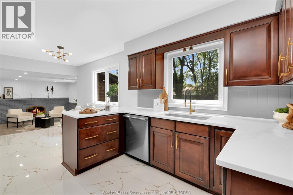 3045 CLAXTON COURT - 12