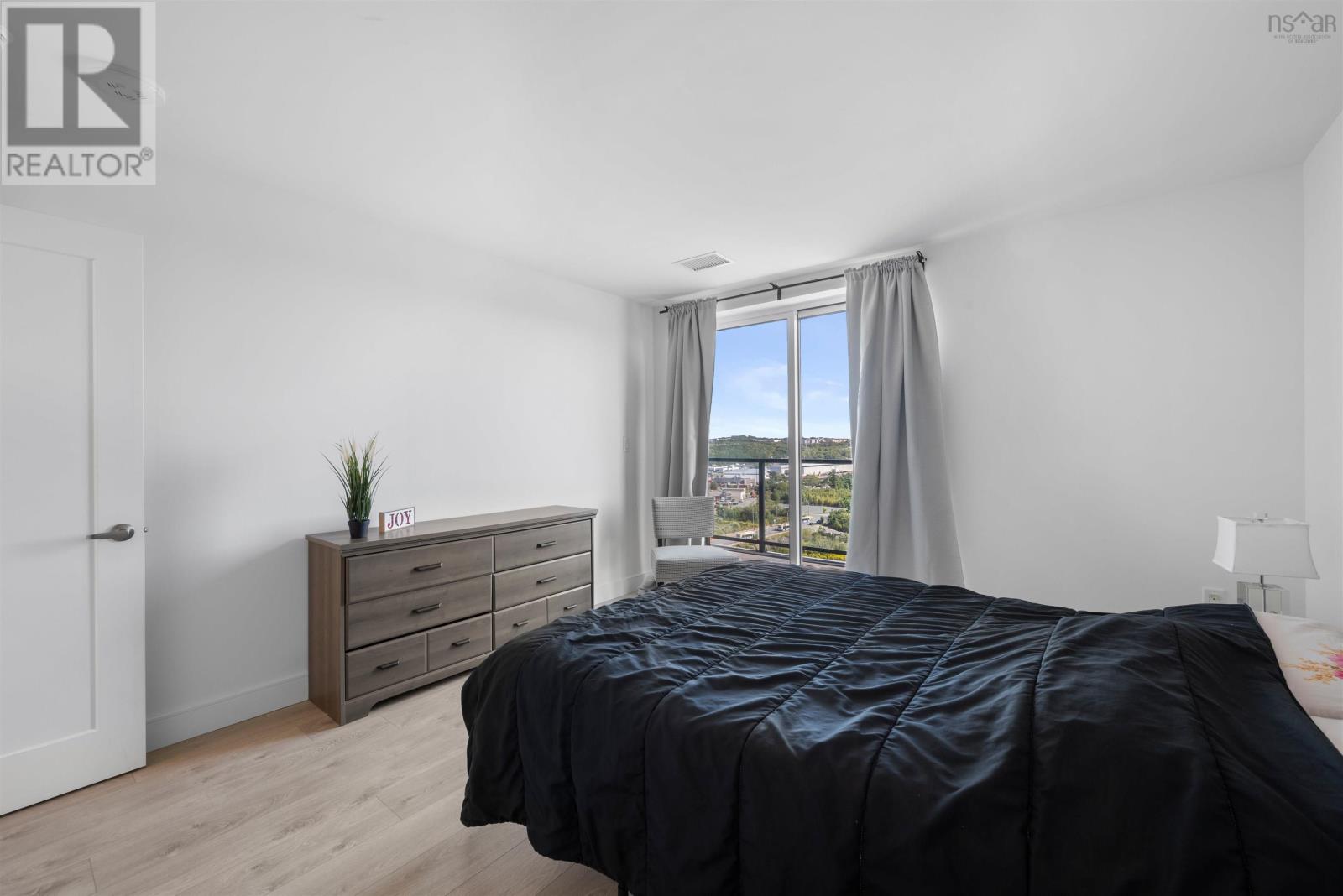 #406 72 Seapoint Road - 28