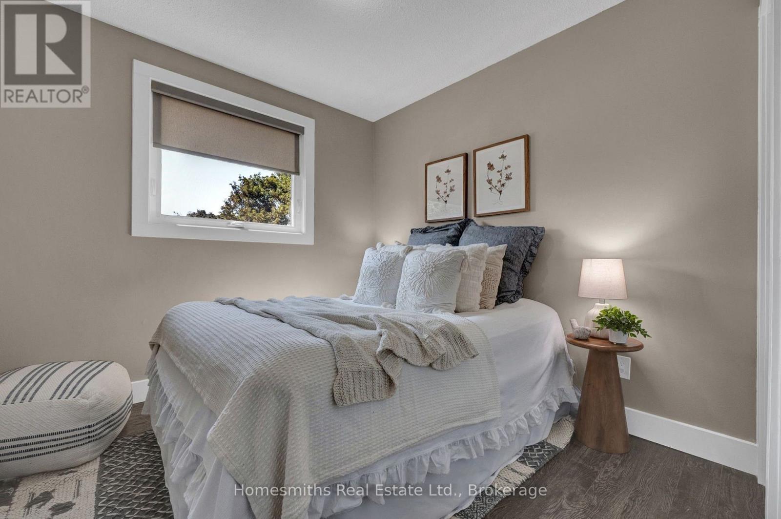 44 LOSCOMBE DRIVE - 19