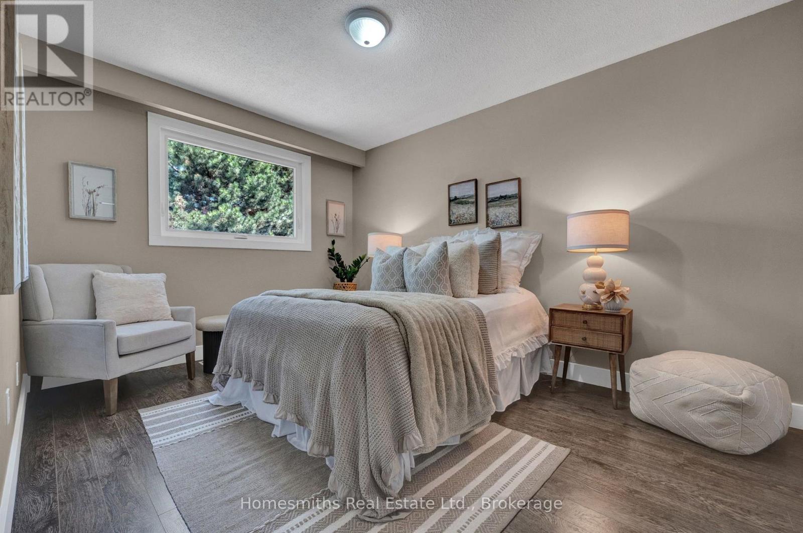 44 LOSCOMBE DRIVE - 25