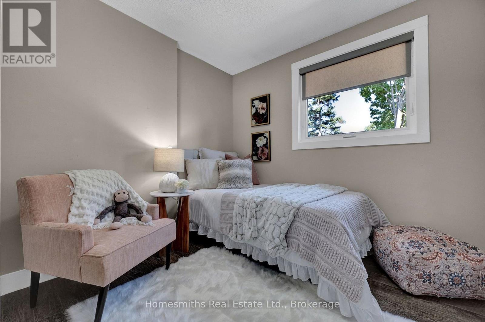 44 LOSCOMBE DRIVE - 28