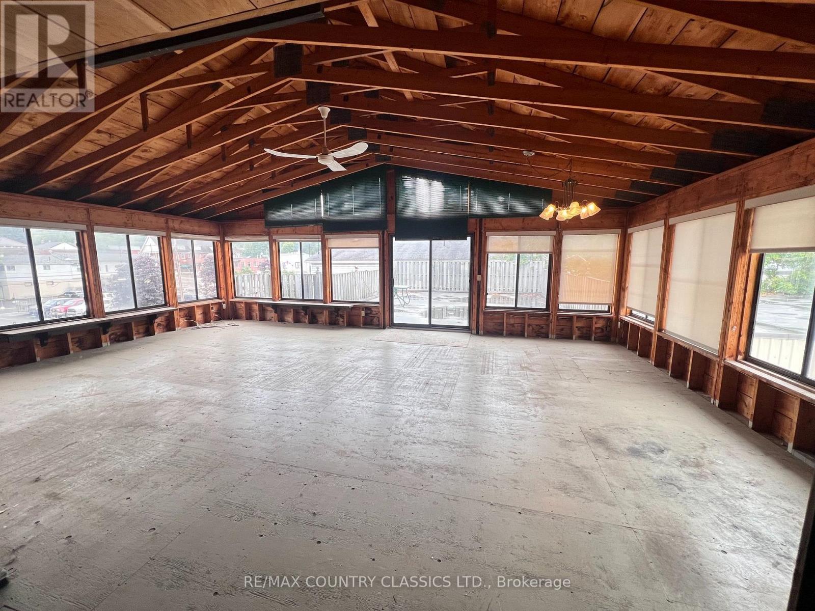10 - 12 FLINT AVENUE - Image 21