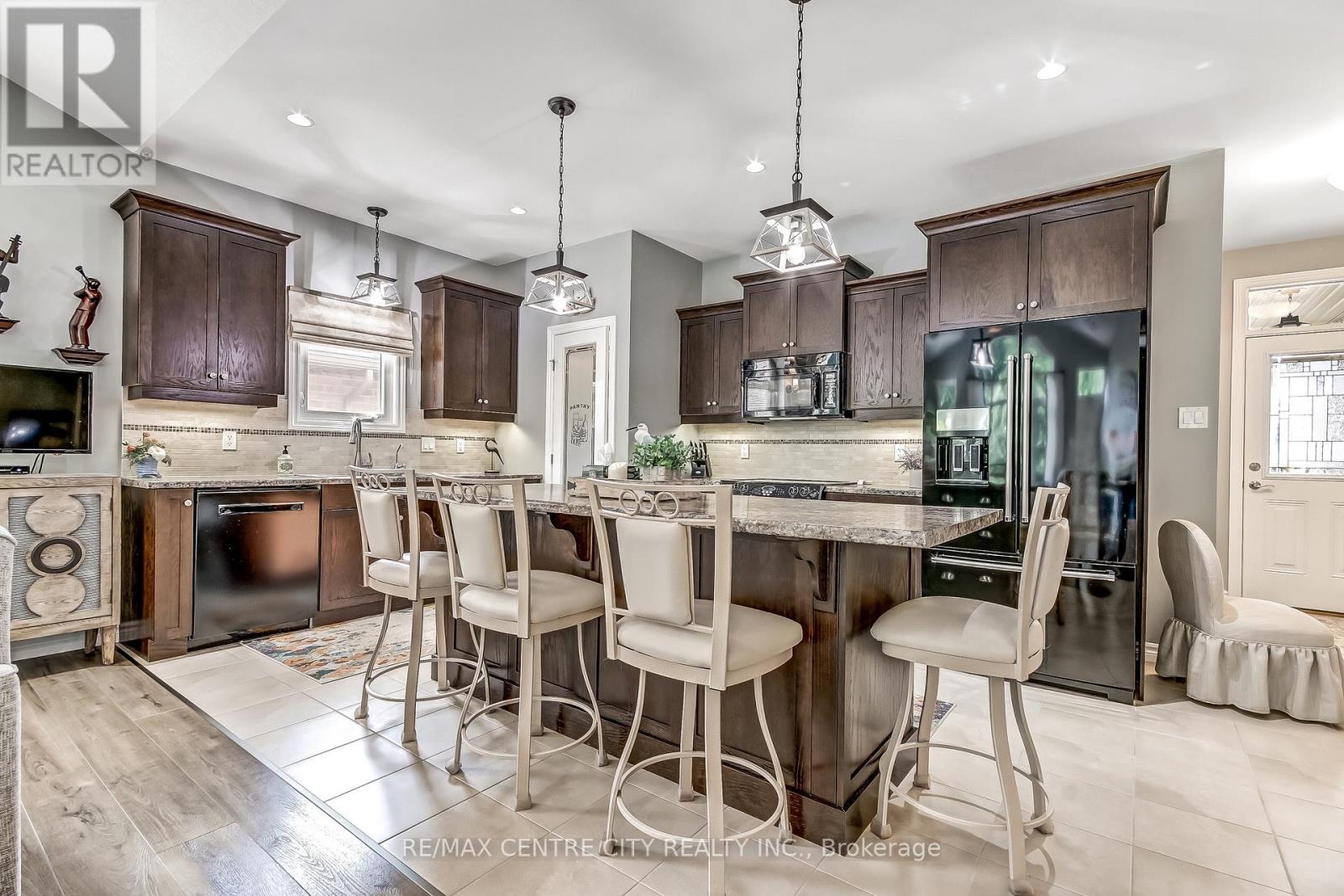 20 ENSLEY PLACE - Image 10