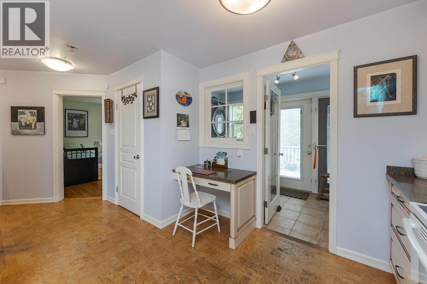 2212 MCBRIDE CRESCENT - 15