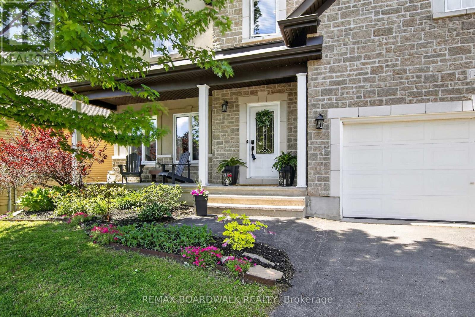 375 QUARTZ AVENUE - 2