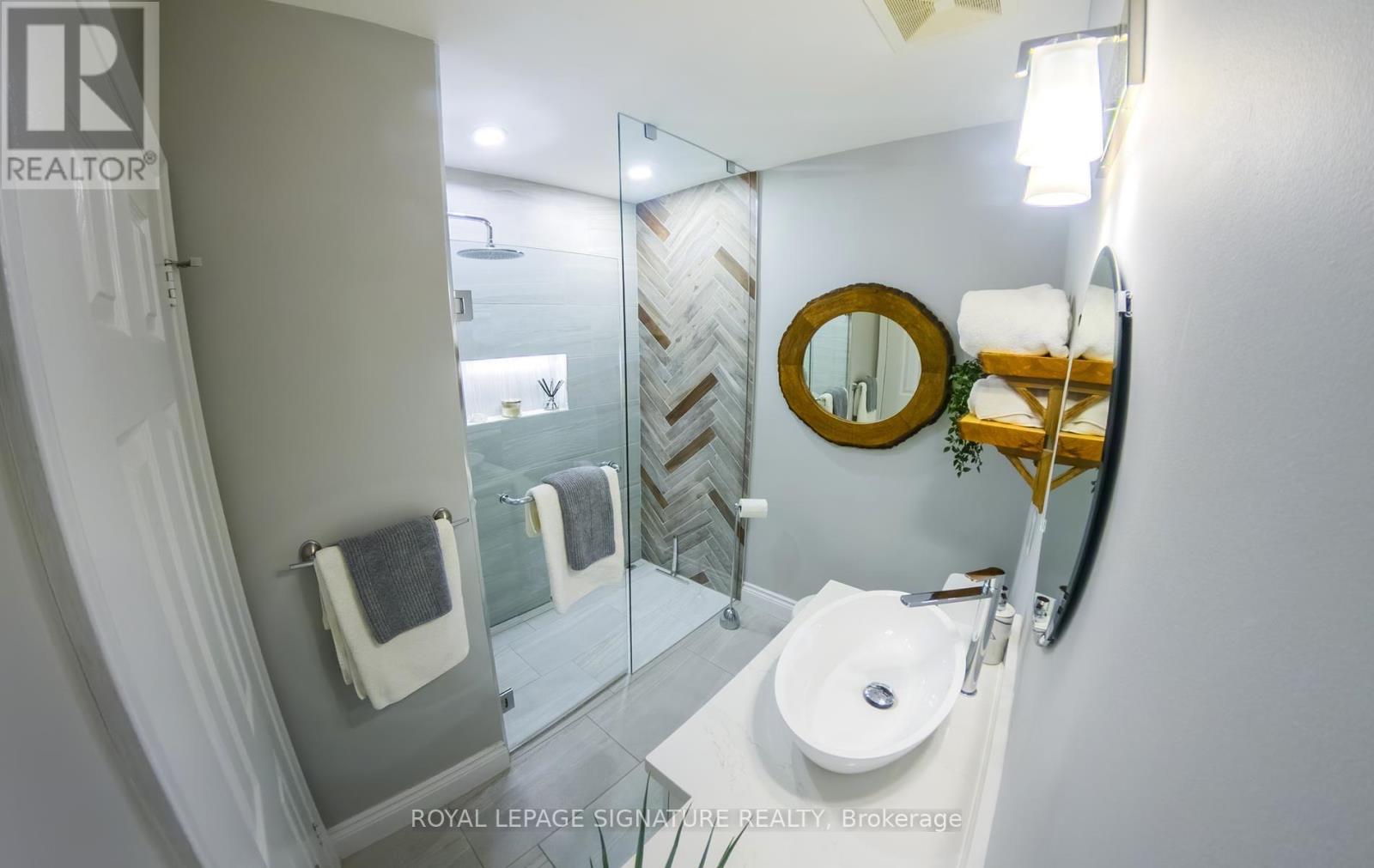 5 MANORWOOD ROAD - 22