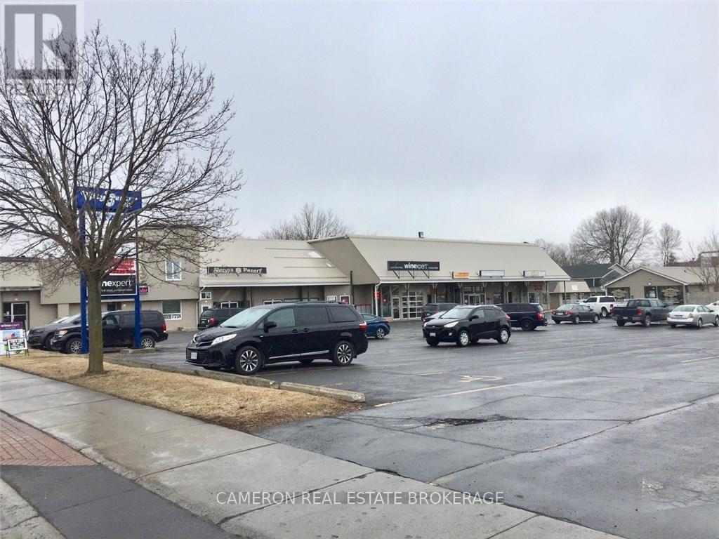 12 - 812 PITT STREET