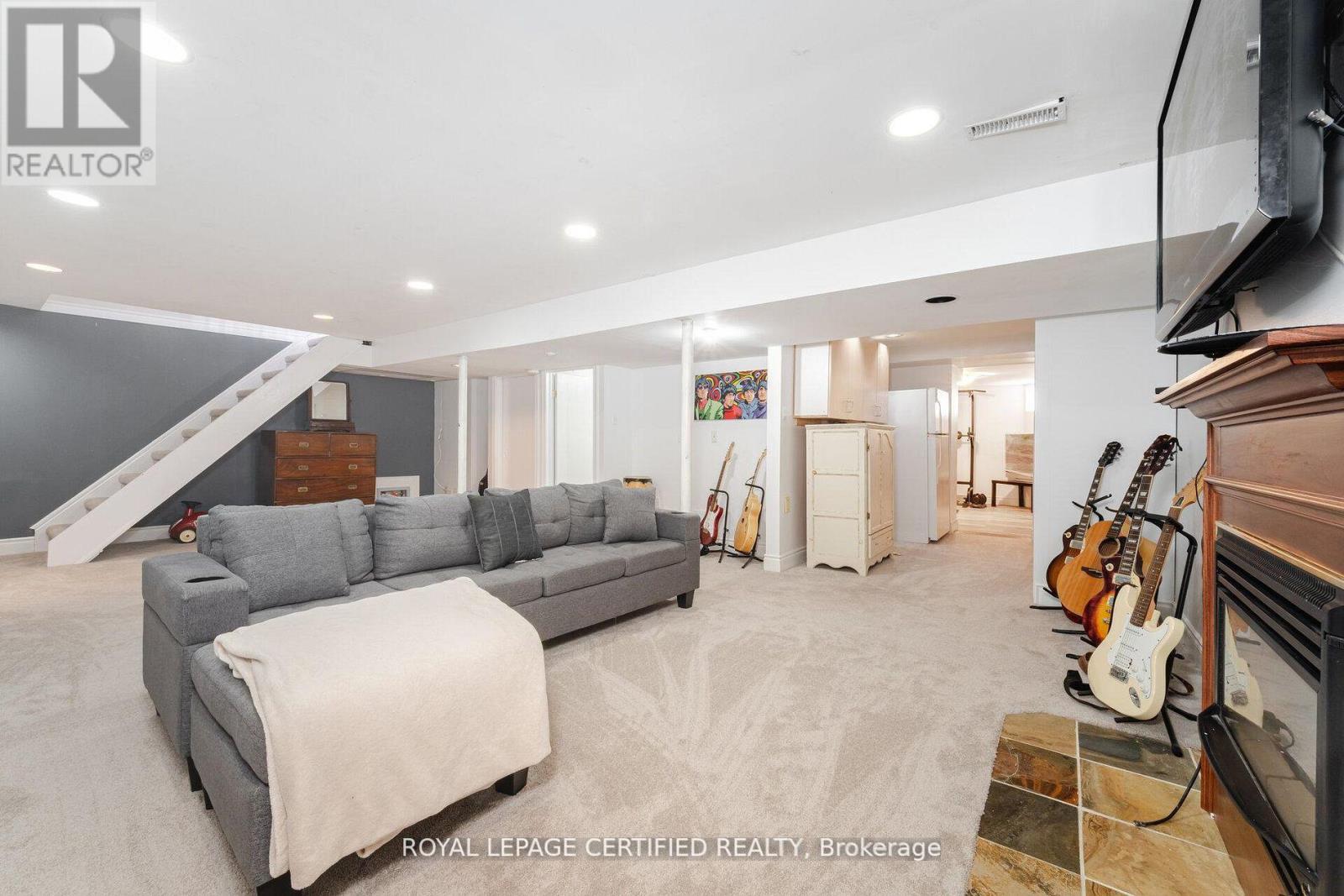 5 STOCKMAN CRESCENT - Image 38