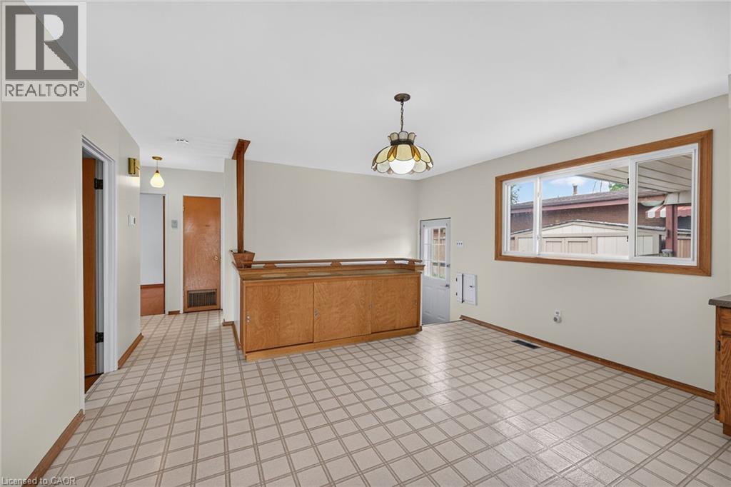 70 BISHOPSGATE Avenue - 7