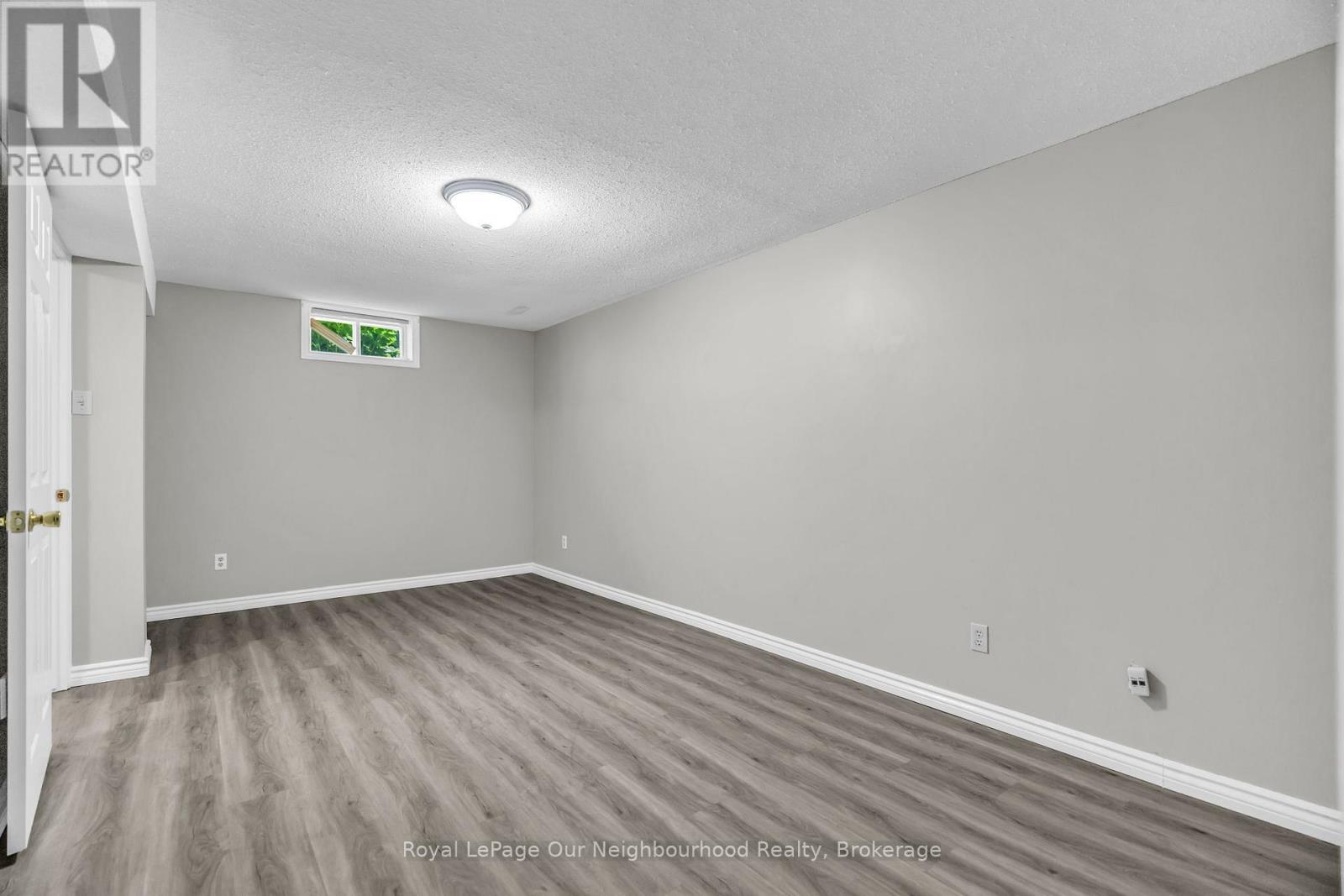 135 KANATA CRESCENT - 38