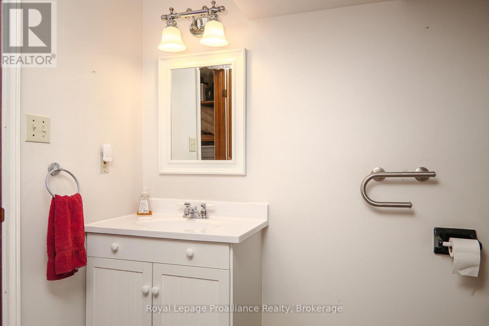 5 VAN ALSTINE DRIVE - Image 37