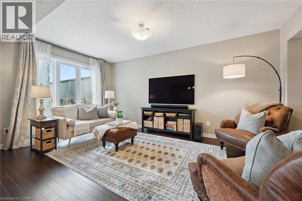43 GOLDENVIEW Drive - Image 7