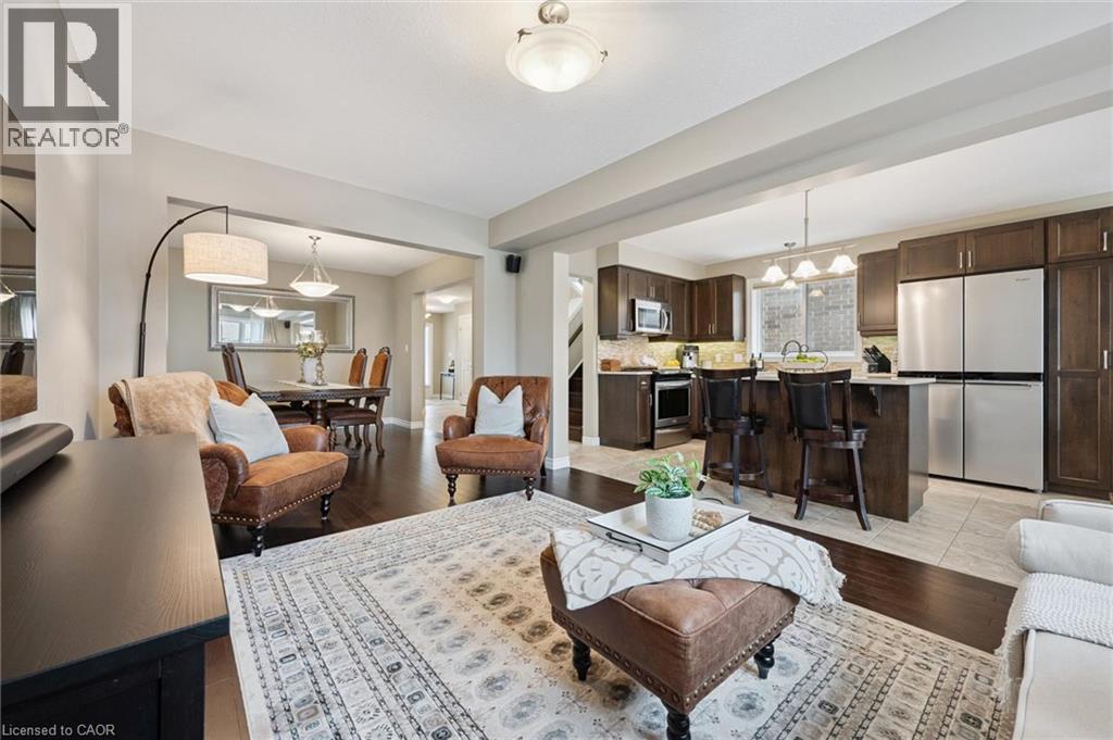 43 GOLDENVIEW Drive - Image 9