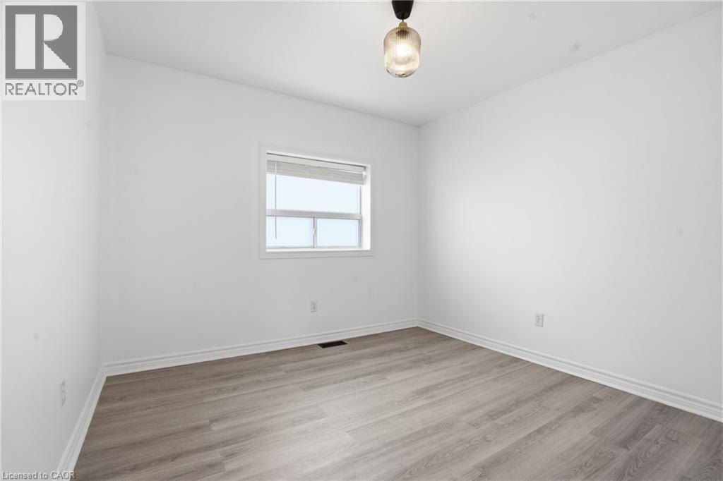 1049 GLENCAIRN Avenue - 18