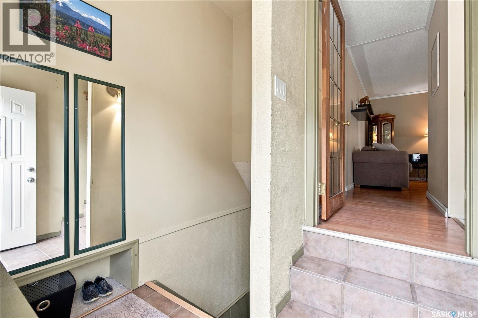 448 ROBINSON STREET - 23