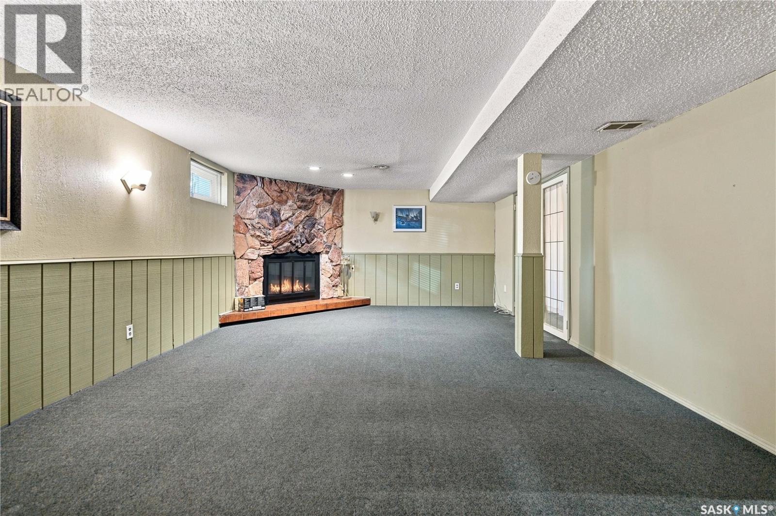 448 ROBINSON STREET - Image 25