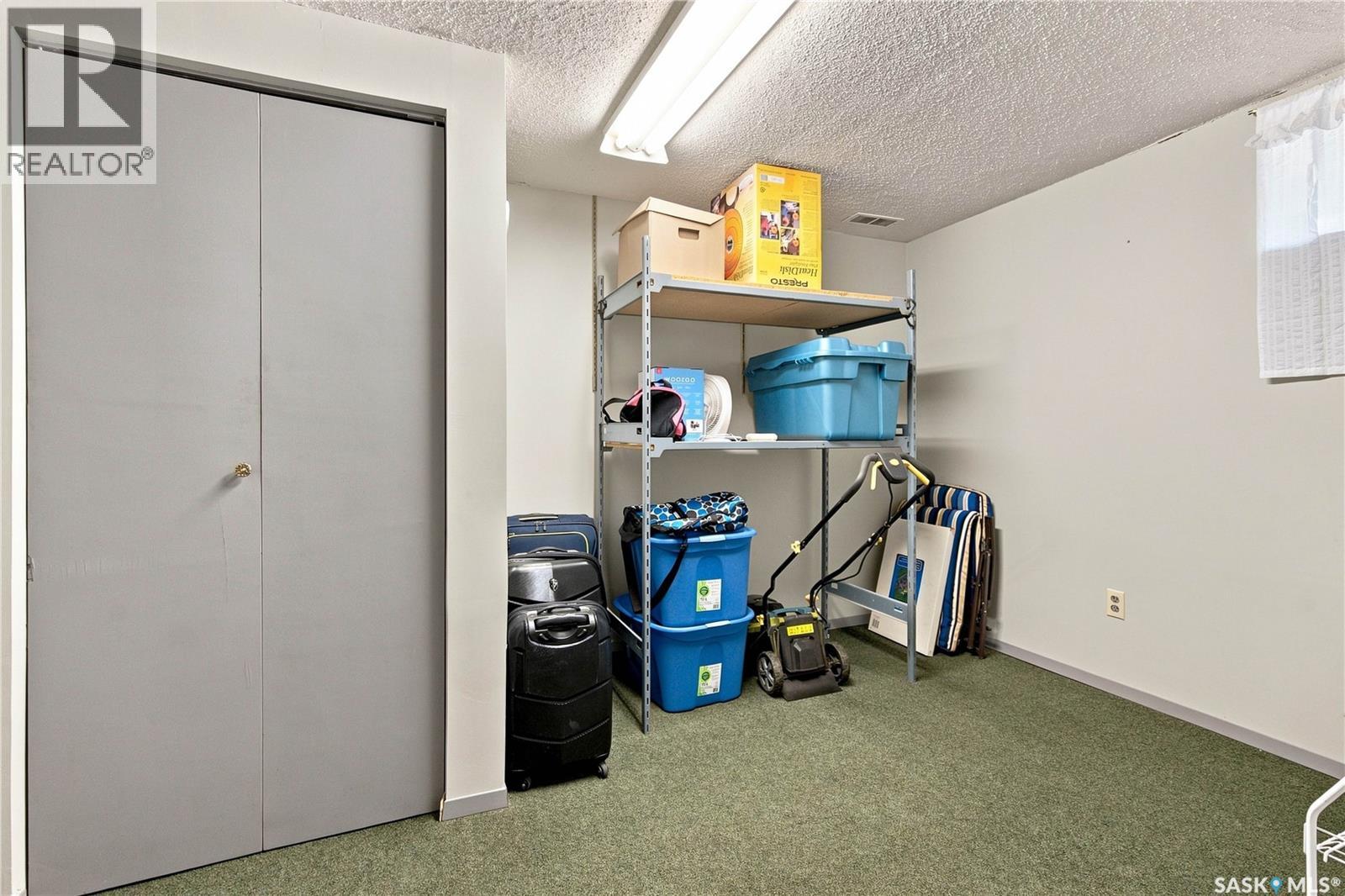 448 ROBINSON STREET - 32