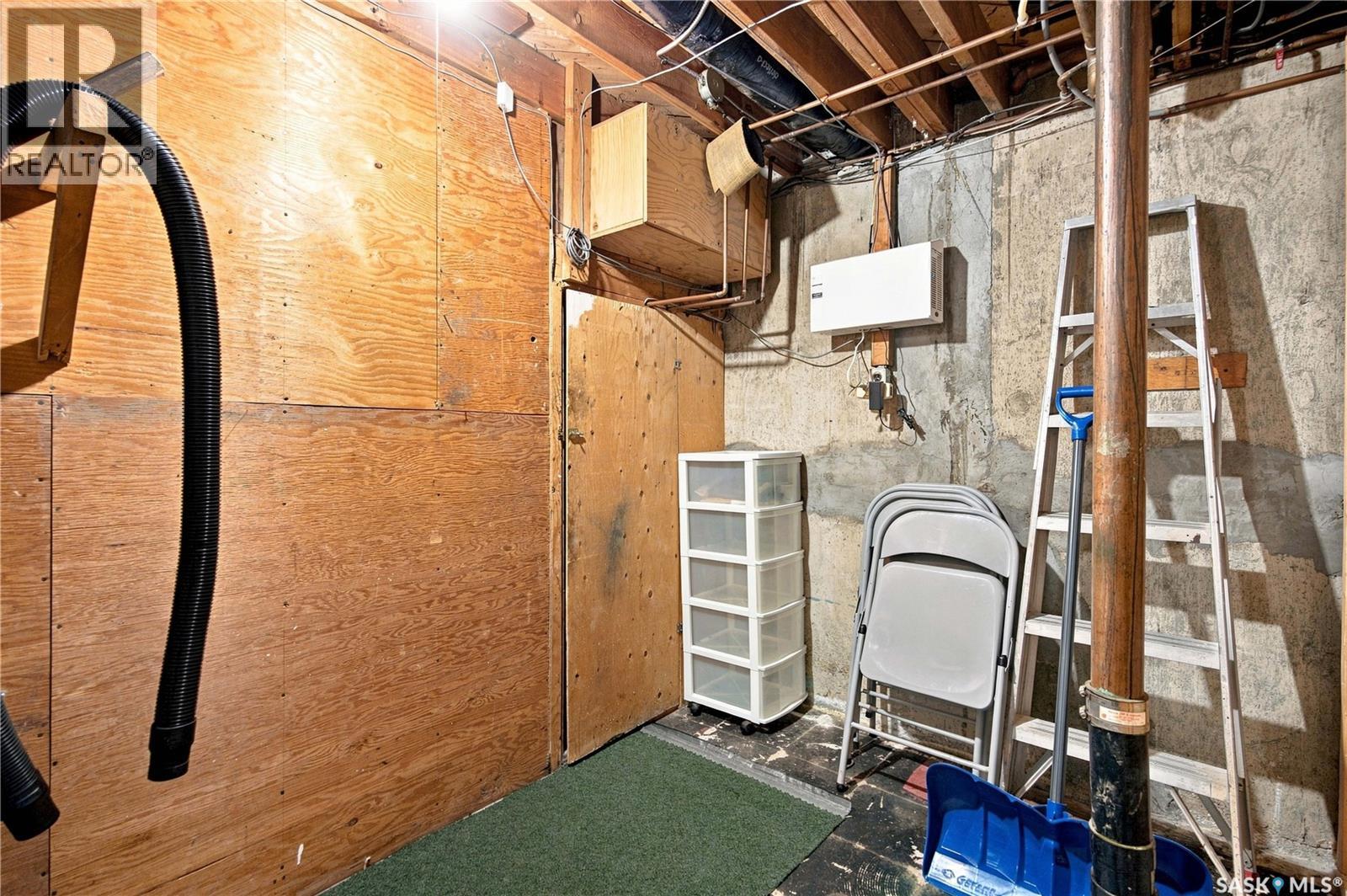 448 ROBINSON STREET - Image 36